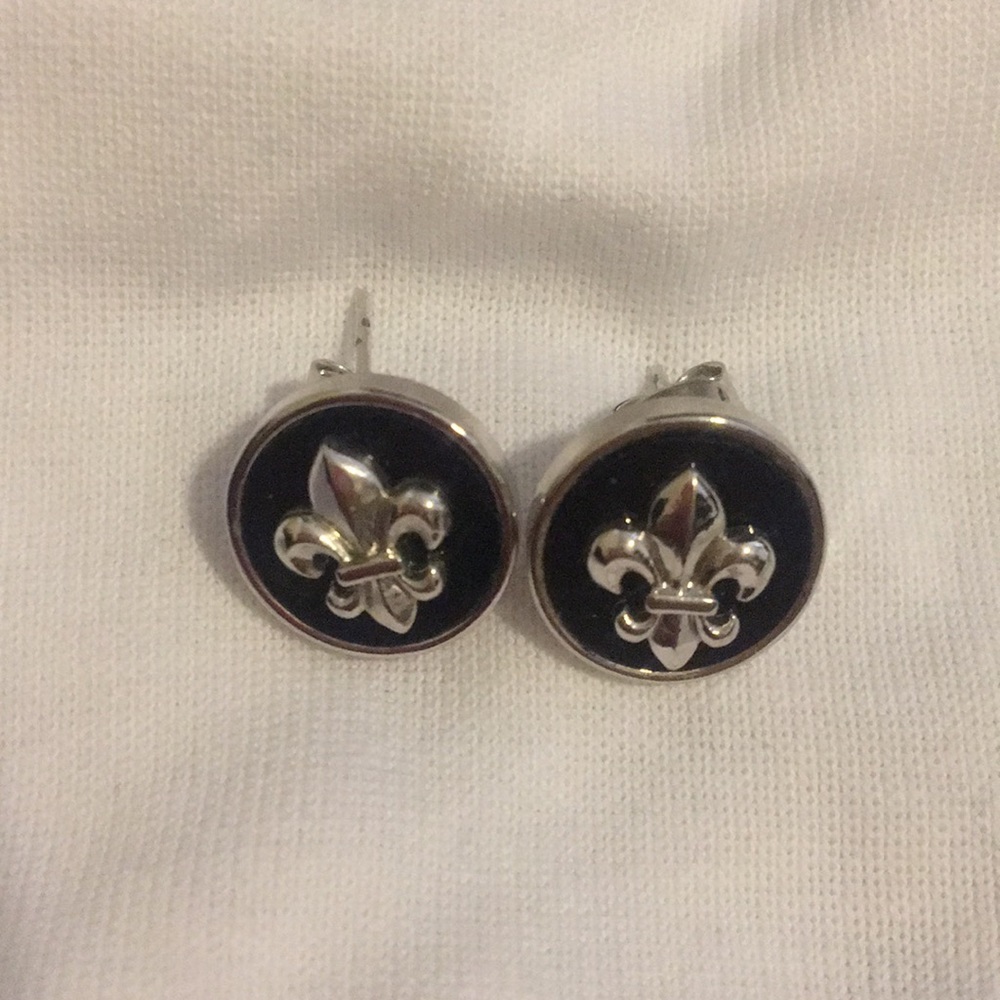 ⚜️Fleur de Lis Studs